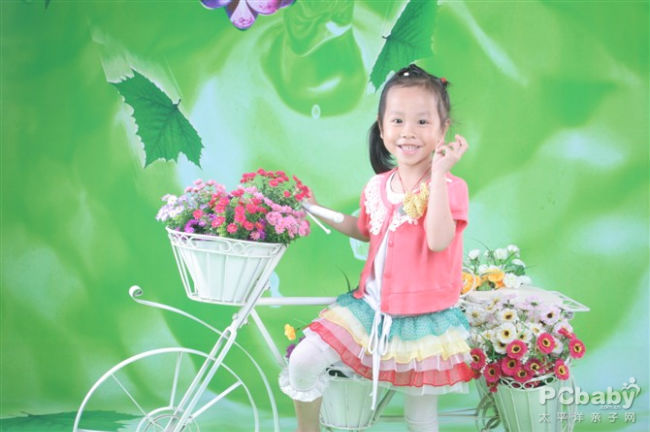 女儿的照片书已经好几本了，暂时不做这类产品，不过台历和贺卡是要尝试的